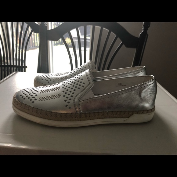 Silver Tod’s Espadrilles Super cute and new condition - Picture 2 of 4
